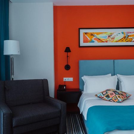 Aparthotel Tangerine Batumi Exterior photo