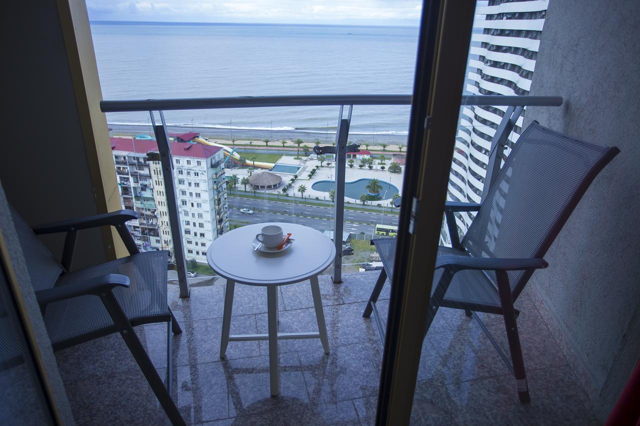 Aparthotel Tangerine Batumi Exterior photo