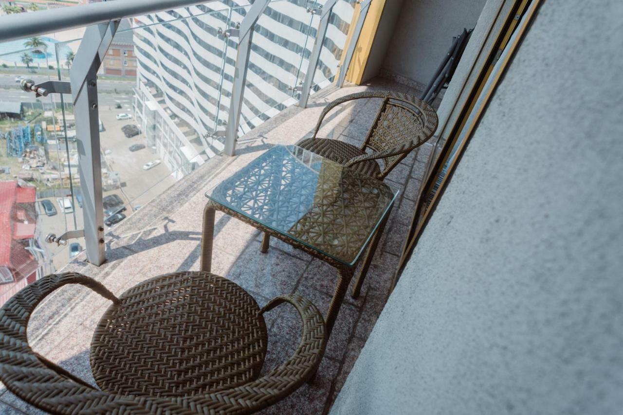 Aparthotel Tangerine Batumi Exterior photo