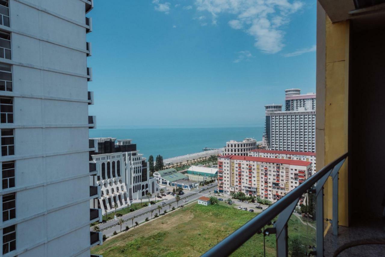 Aparthotel Tangerine Batumi Exterior photo